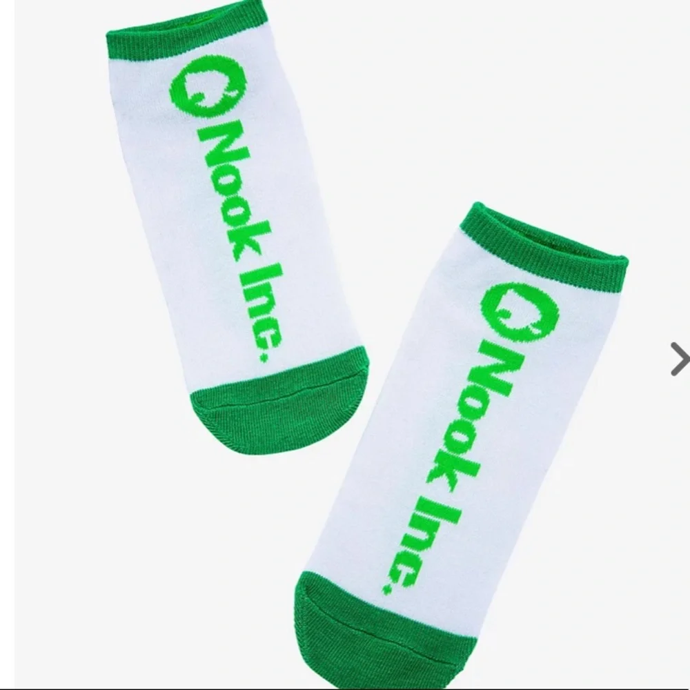 2/$12‎ Animal Crossing New Horizon Nook Inc. Socks Hot Topic